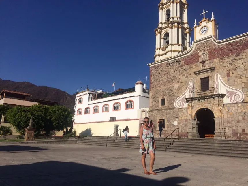 Parroquia de San Andrés Apóstol: Historia y Devoción en el Corazón de Ajijic